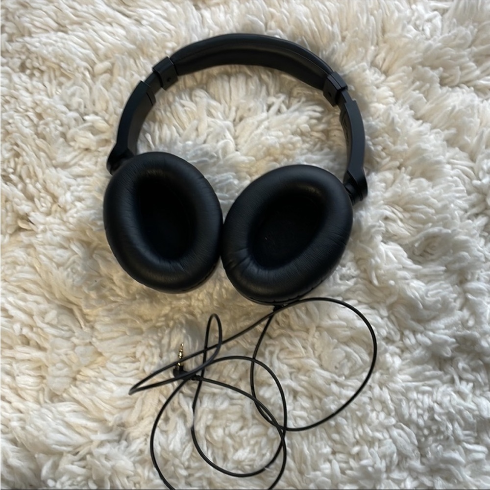 Audio-Technica QuietPoint Headphones - Picture 3 of 4